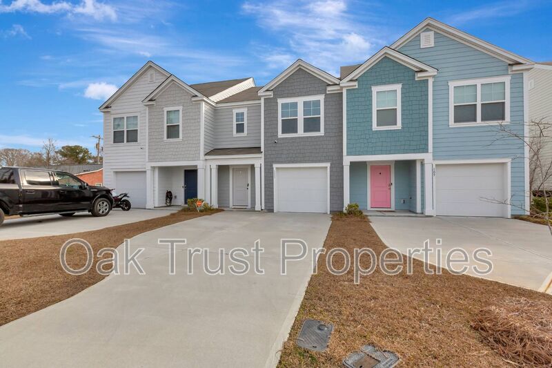 Moncks Corner House: 111 Orchid Bloom Circle