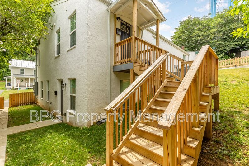 Warrenton Condo: 79 Horner St