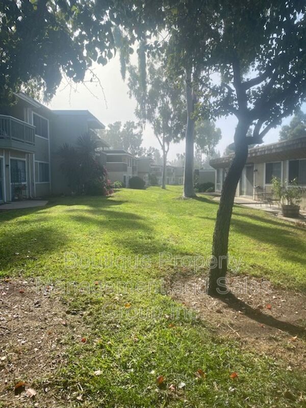 Laguna Hills Condo: 23331 Caminito Telmo