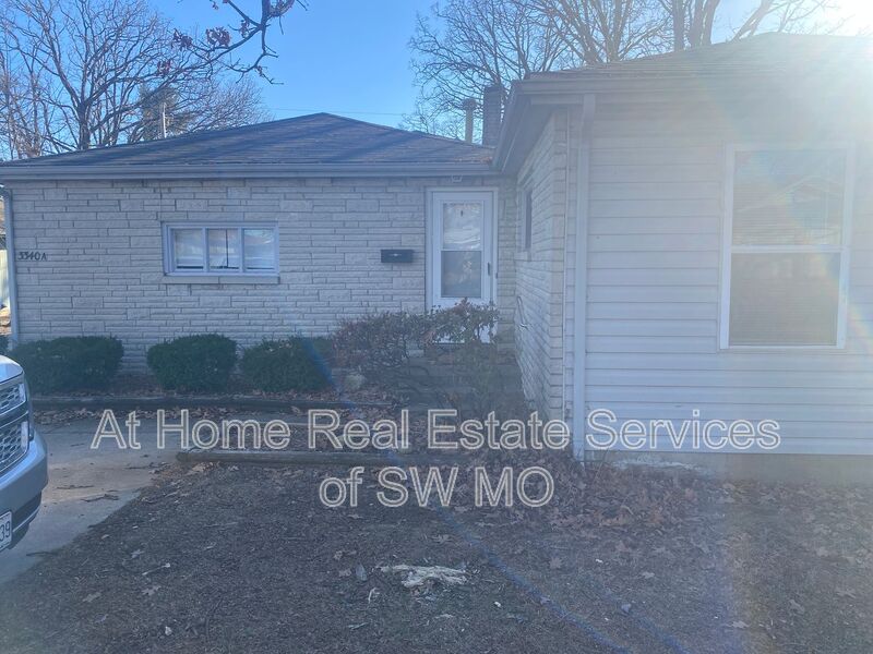 Springfield Condo: 3340 E Portland