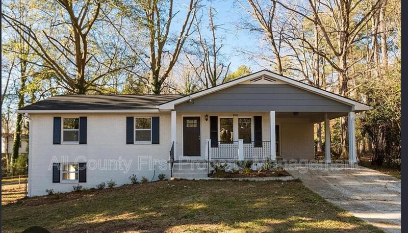 Decatur House: 2975 McGlynn CT,