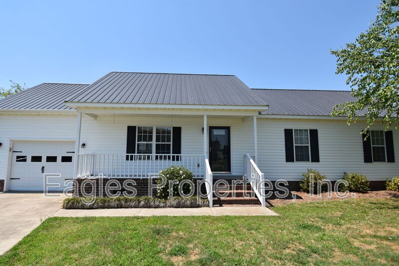 Pikeville House: 104 Jordan Bluff Place