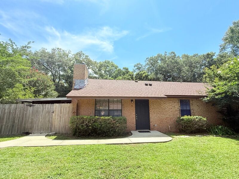 Pensacola House: 9345 Chisholm Rd. I4