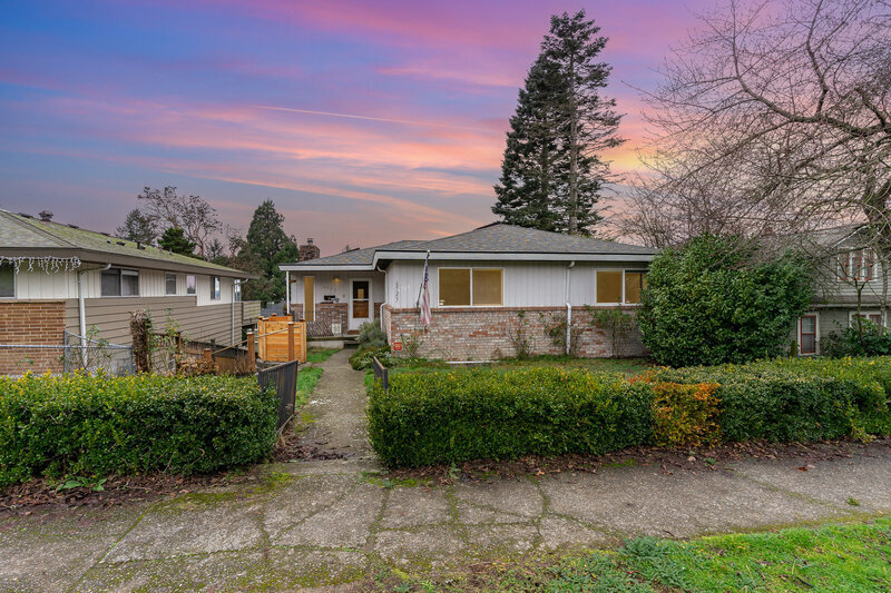 Seattle House: 6525 39th Ave SW