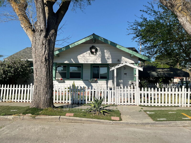 Tracy House: 1143 Wall Street