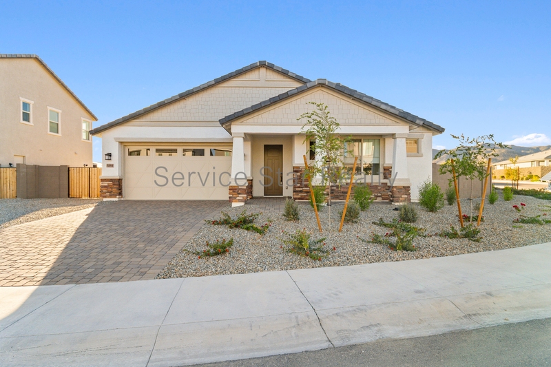 Litchfield Park House: 5884 N 193rd Dr