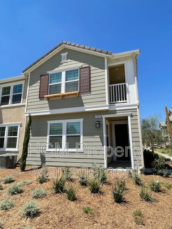 Ontario House: 4021 E Coronado Privado