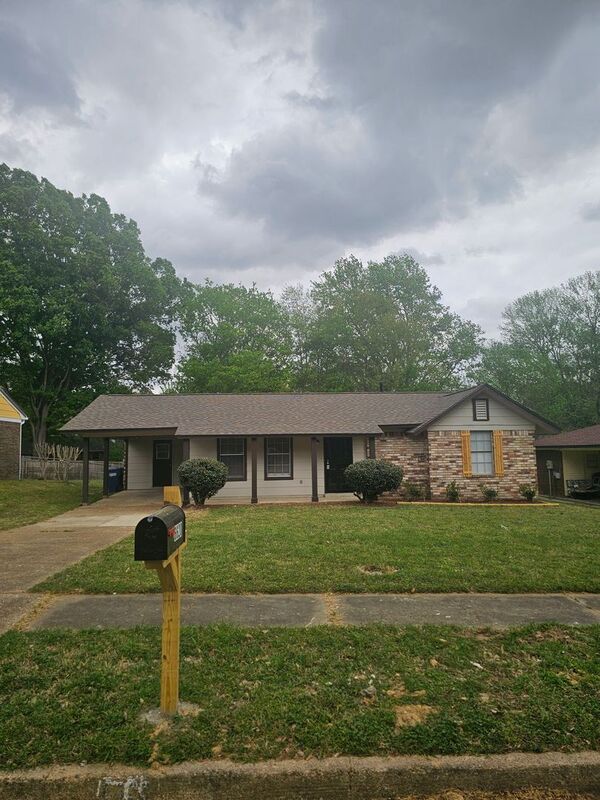 Horn Lake House: 6620 Forestgate Rd