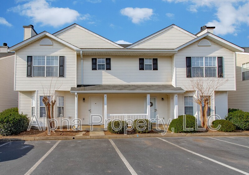 Greer Townhome: 8 Hayfield Ln