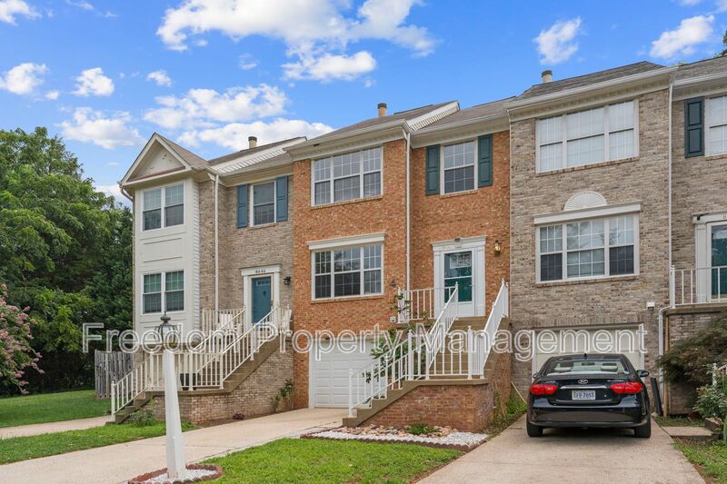 Manassas Townhome: 8644 Sanderling Dr