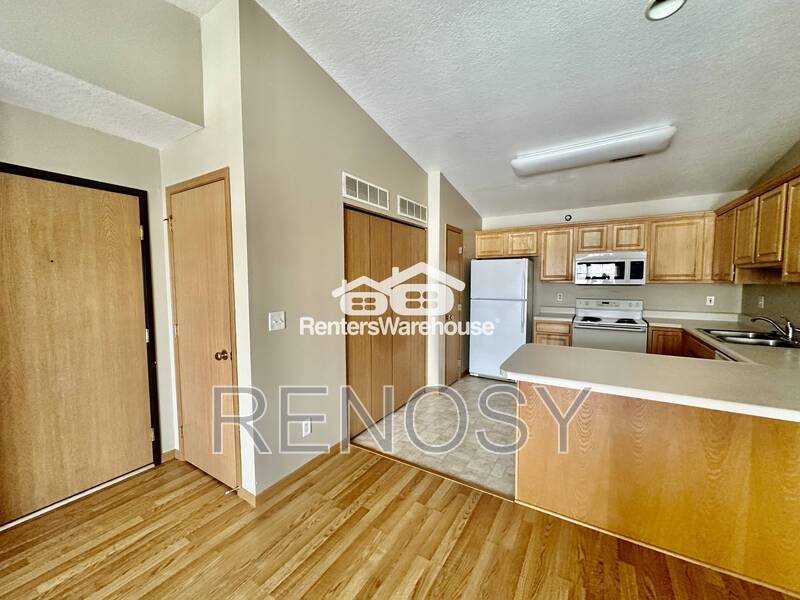 Urbandale Condo: 5924 Sutton Place