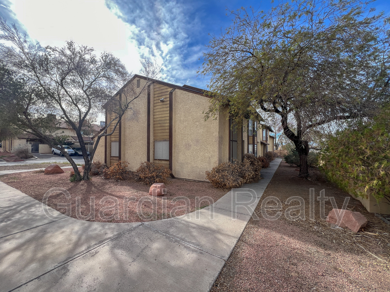 Henderson Townhome: 509 Kristin Ln