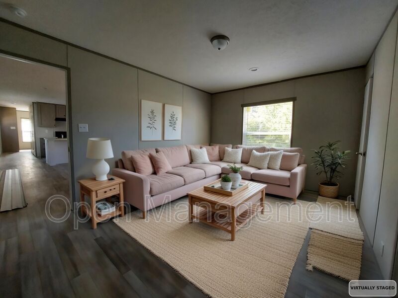 Republic House: 7534 Us-60