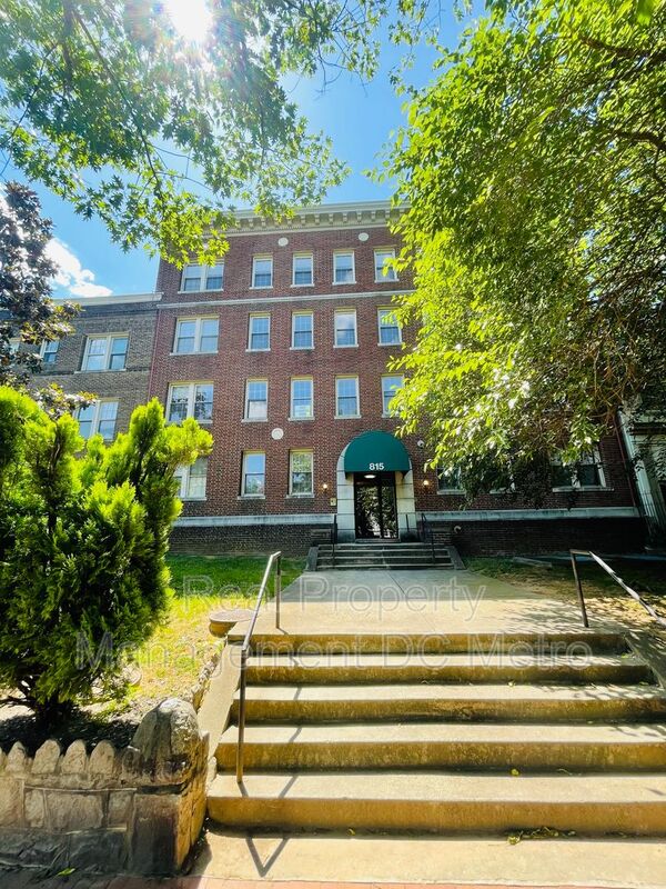 washington Condo: 815 Maryland Ave. NE