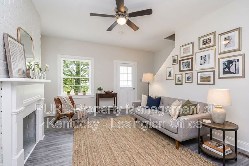 Frankfort Townhome: 3 Dogwood Lane