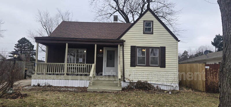 Fort Wayne House: 2425 White Oak Ave
