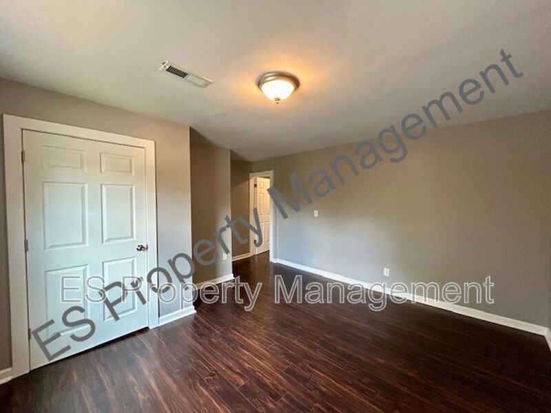 Newly renovated 3 bedroom 2 full bath home just north of Downtown Indy! - Photo 13