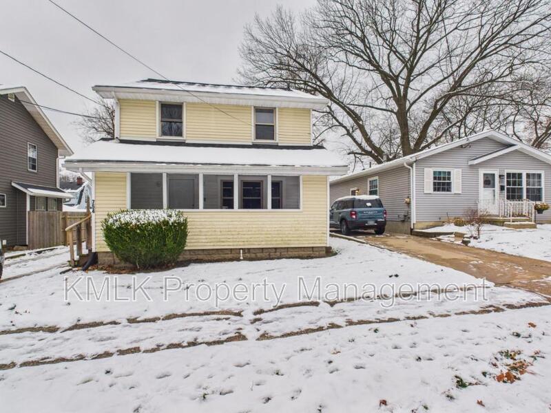 Cuyahoga Falls House: 754 Arcadia Ave