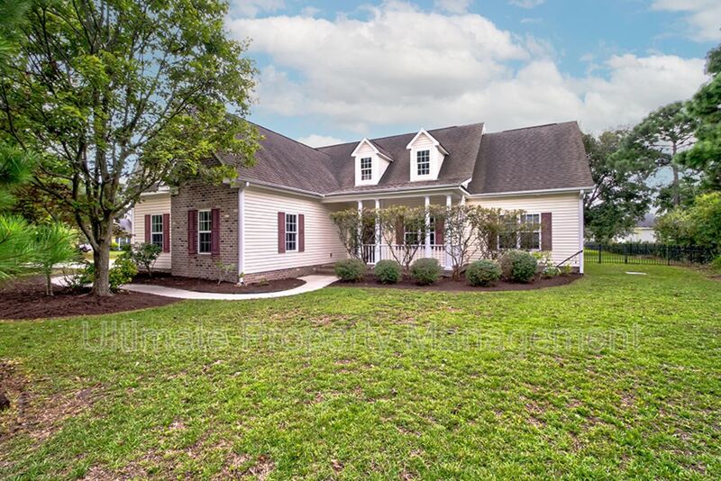 Hampstead House: 118 Long Leaf Drive