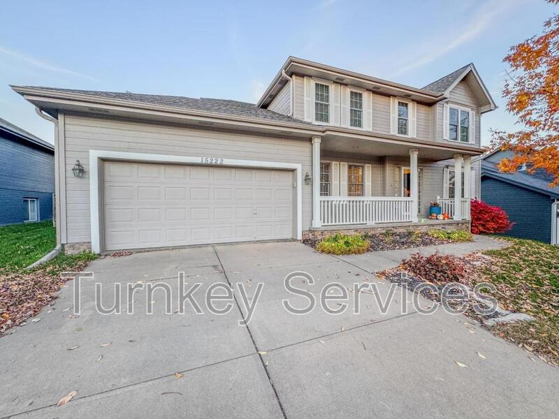 Omaha House: 15222 Curtis Ave