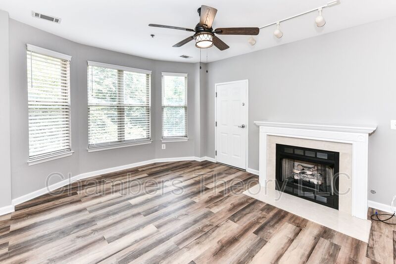 Reston Condo: 1851 Stratford Park Pl