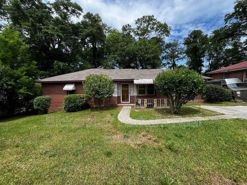 Columbus House: 4445 Sims Street