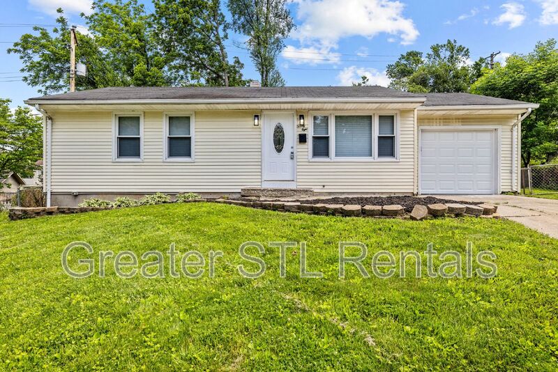 Saint Charles House: 28 Orchard Ct