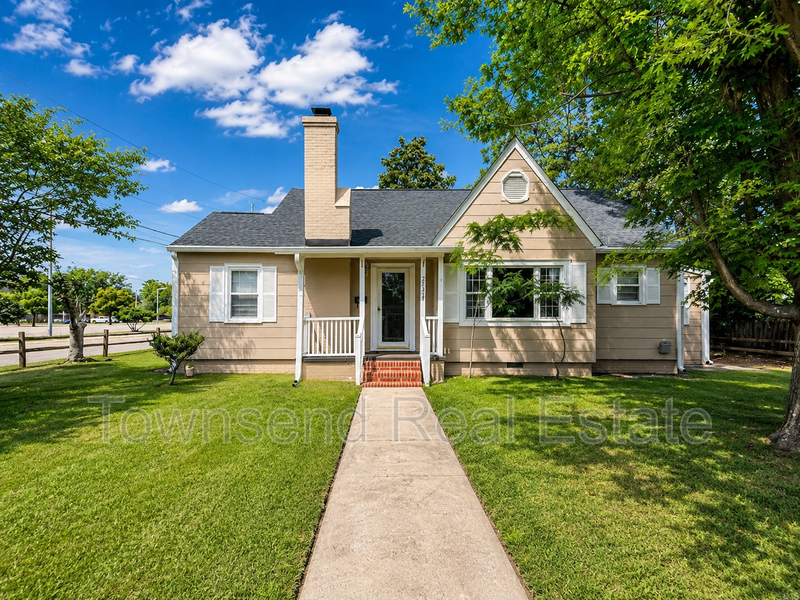 Fayetteville House: 2534 McNeill Cir