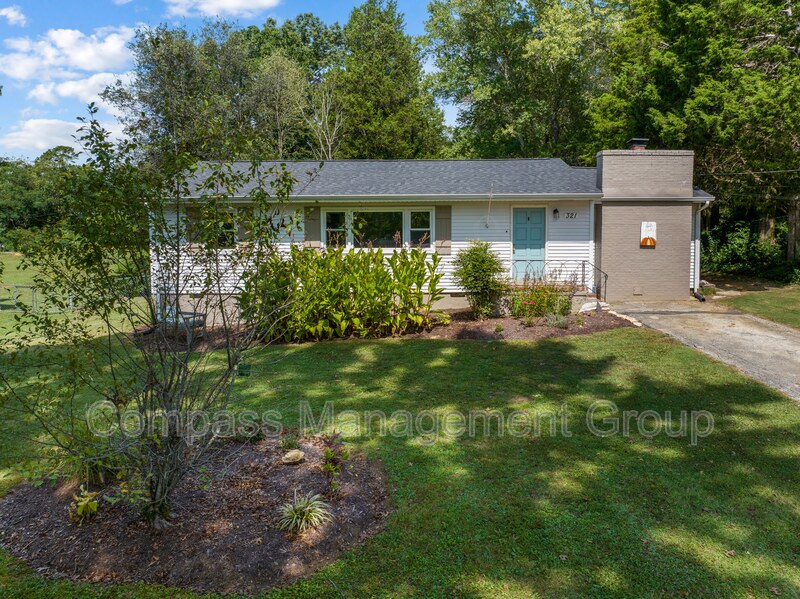 Knoxville House: 321 Sarvis Drive