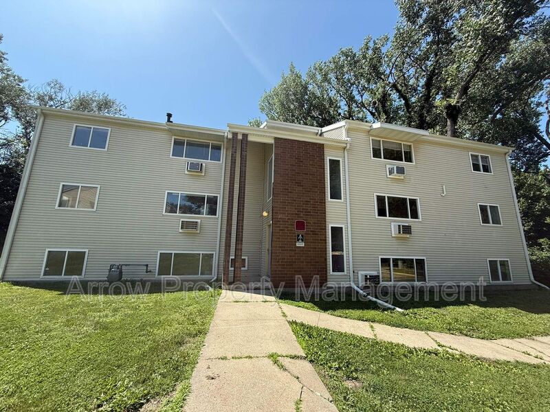 Clarinda House: 1010 North 16th Street