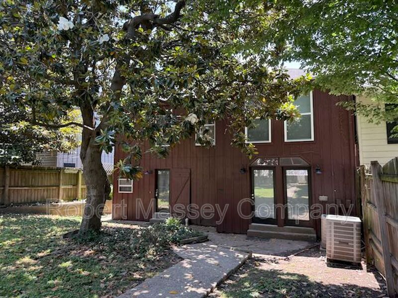 Louisville Condo: 1236 Cherokee Road