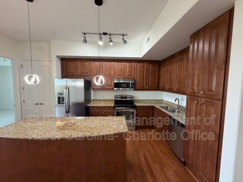 Charlotte Condo: 4625 Piedmont Row Dr