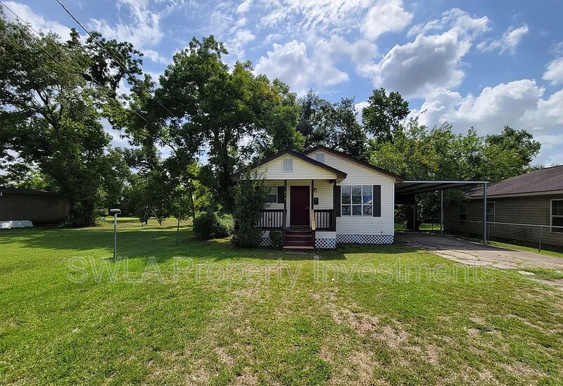 Lake Charles House: 614 Sally Mae St