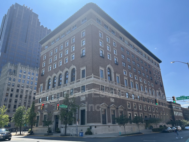 Indianapolis House: 350 N Meridian St