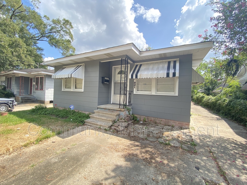 Baton Rouge House: 821 W Garfield St