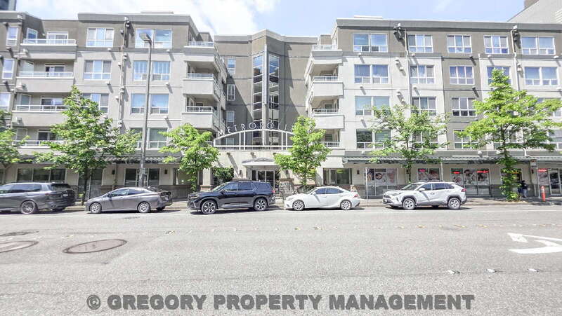 Bellevue Condo: 925 110th Ave NE