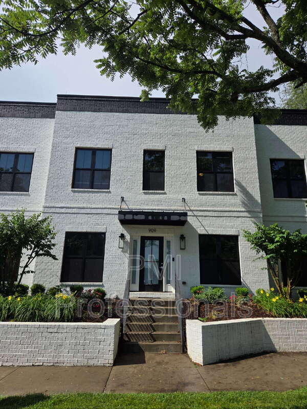 Murfreesboro Townhome: 219 S Bilbro Ave
