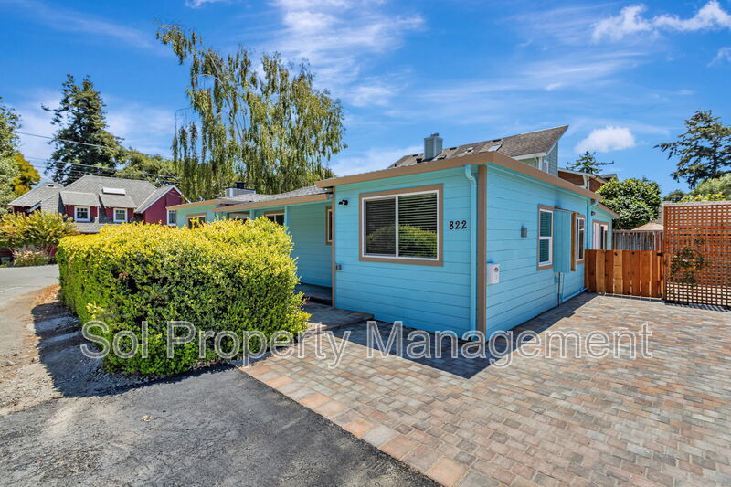 Santa Cruz Condo: 822 Eaton Street - B