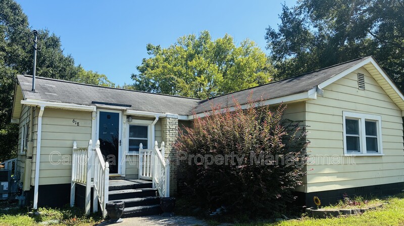 Gastonia House: 618 Modena St