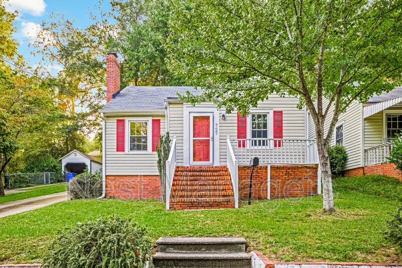 Fayetteville House: 727 Greenland Dr
