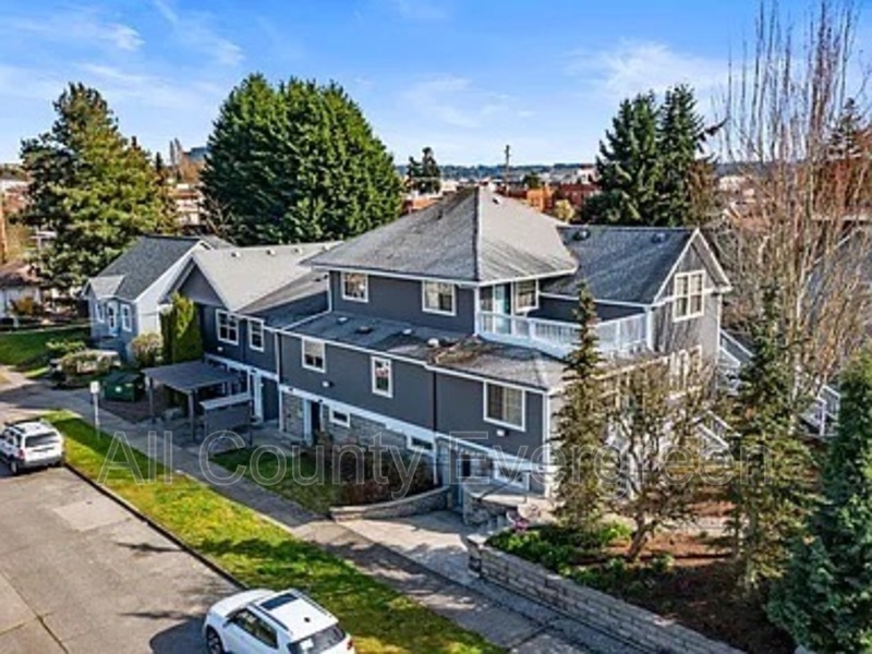 Bremerton Apartment: 828 Broadway Ave