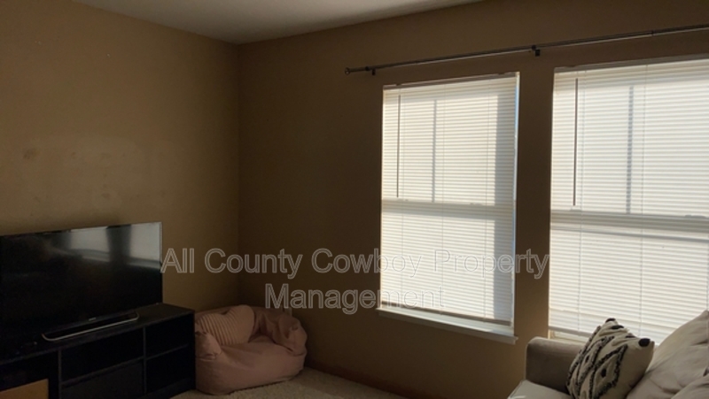 Laramie House: 621 E Mitchell St