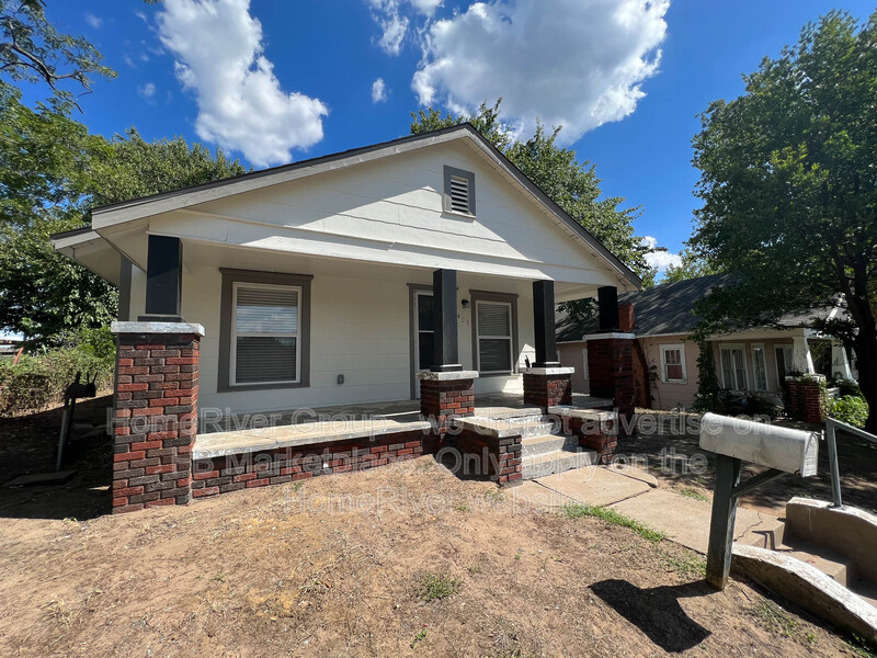 Sand Springs House: 409 N Lincoln Ave