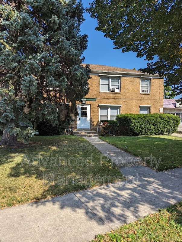 Milwaukee House: 4522 North Teutonia Avenue