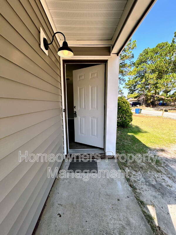 Fayetteville House: 633 Mosswood Ln