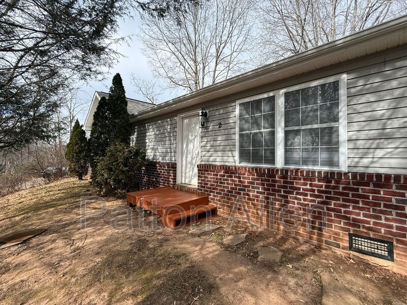 Asheville House: 2 Jenny St 28806