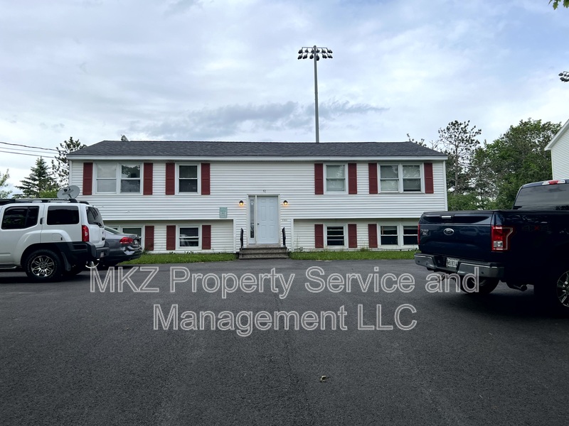 bangor Condo: 51 Glenwood drive - 2