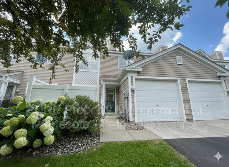 Coon Rapids Townhome: 12196 Killdeer St NW