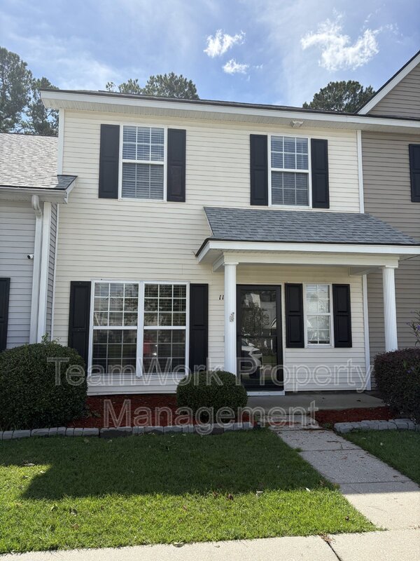 Summerville Townhome: 113 Lynches River Drive