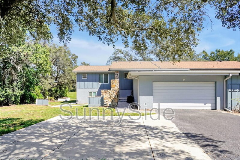 Haines City Townhome: 42 Nottingham Way